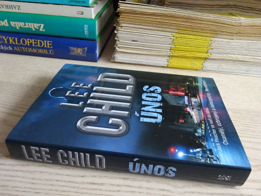 ÚNOS, LEE CHILD, **an