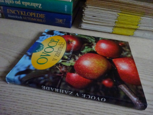 OVOCE V ZAHRADĚ, D. G. HESSAYON, **an