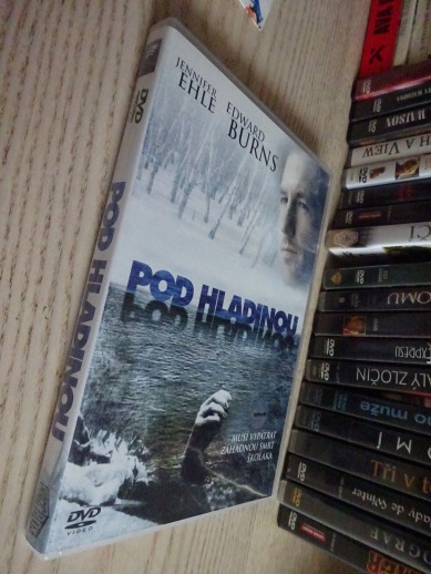 POD HLADINOU, DVD FILM 