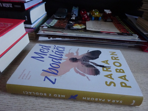 MED Z BODLÁČÍ, SARA PABORN, **an