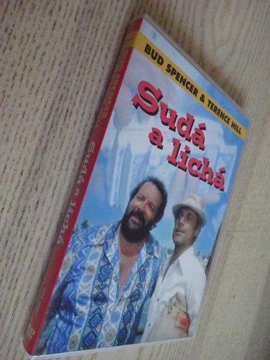 SUDÁ A LICHÁ, DVD FILM