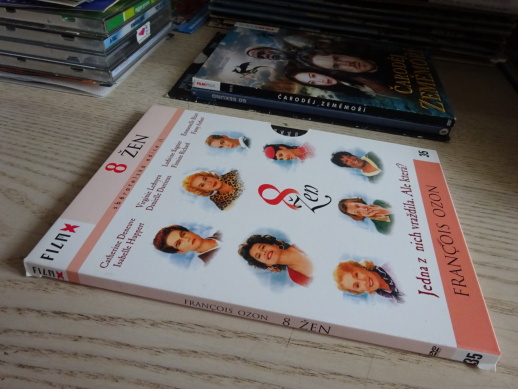 8 ŽEN, DVD FILM
