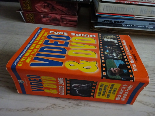 VIDEO & DVD GUIDE 2003, FILMOVÝ PRŮVODCE 2003, ANGLICKY, **an