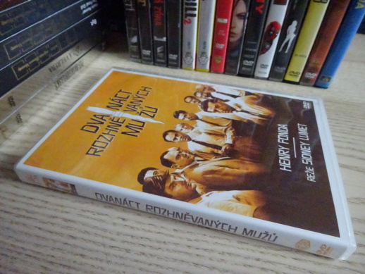 DVANÁCT ROZHNĚVANÝCH MUŽŮ, DVD FILM