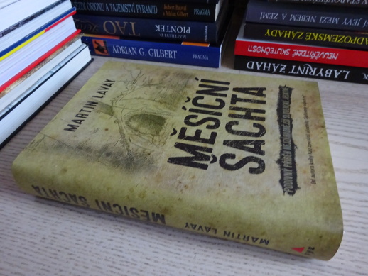 MĚSÍČNÍ ŠACHTA, MARTIN LAVAY, **an