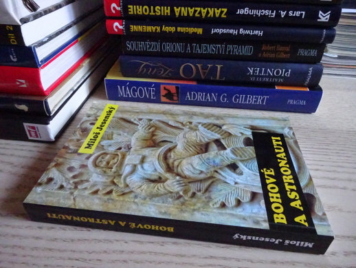 BOHOVÉ A ASTRONAUTI, MILOŠ JESENSKÝ, **an