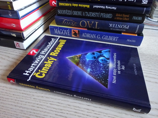 ČÍNSKÝ ROSWELL, HARTWIG HAUSDORF, **an