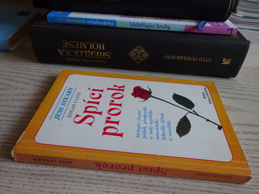 SPÍCÍ PROROK, EDGAR CAYCE, **an