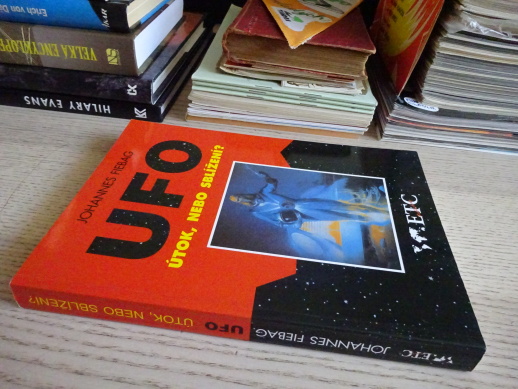 UFO, ÚTOK NEBO SBLÍŽENÍ?, JOHANNES FIEBAG, **an