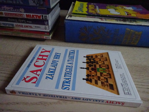 ŠACHY, ZÁKLADY HRY, STRATEGIE A TAKTIKA, KEN WHYLD, **an