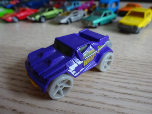 AUTÍČKO, HRAČKA, MATTEL, 2004