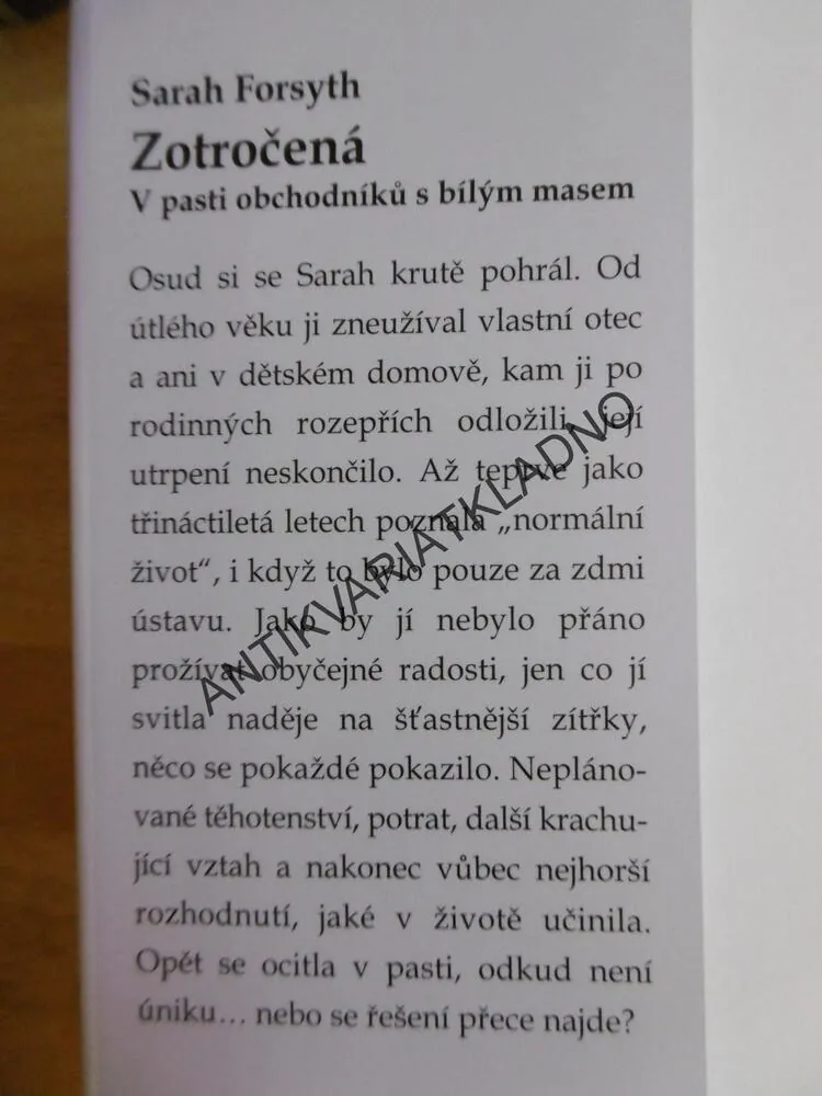 ZOTROČENÁ, SARAH FORSYTH, **an