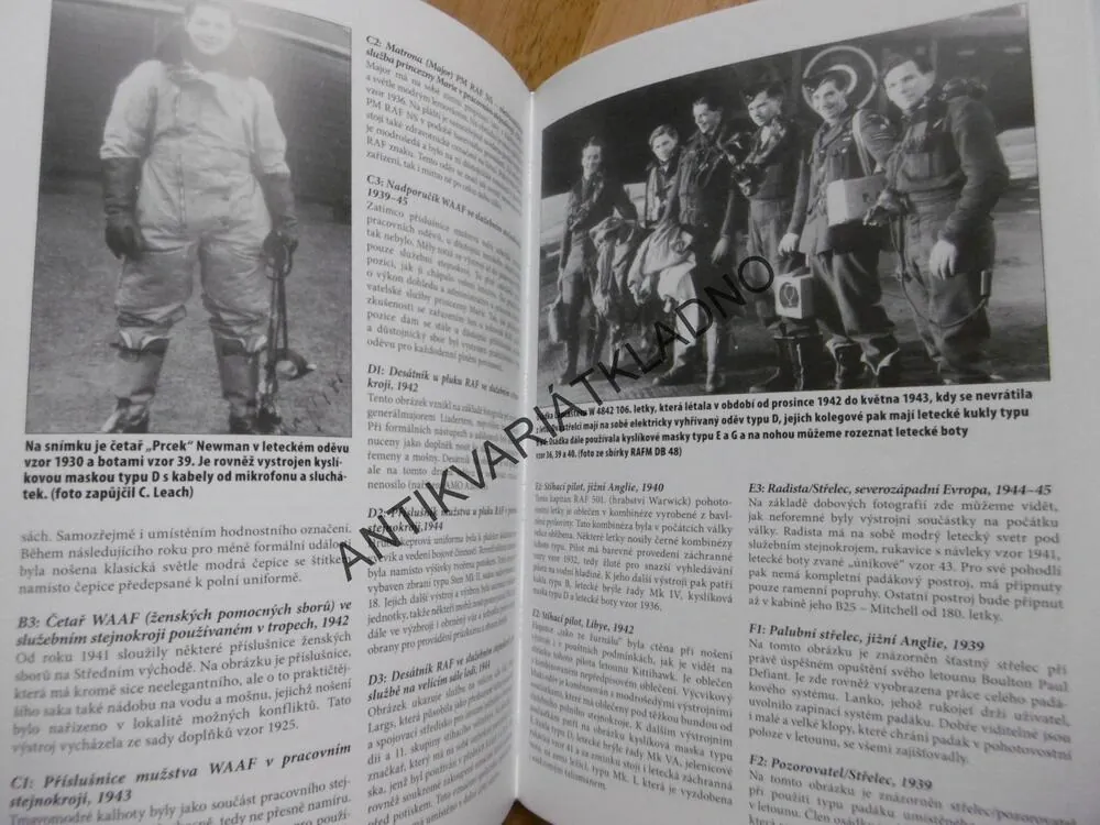 RAF UNIFORMY A VÝSTROJ V LETECH 1939-45, CORMACK, GERRARD, **an