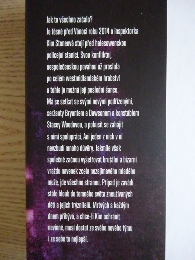 PRVNÍ KREV, ANGELA MARSONSOVÁ, **an