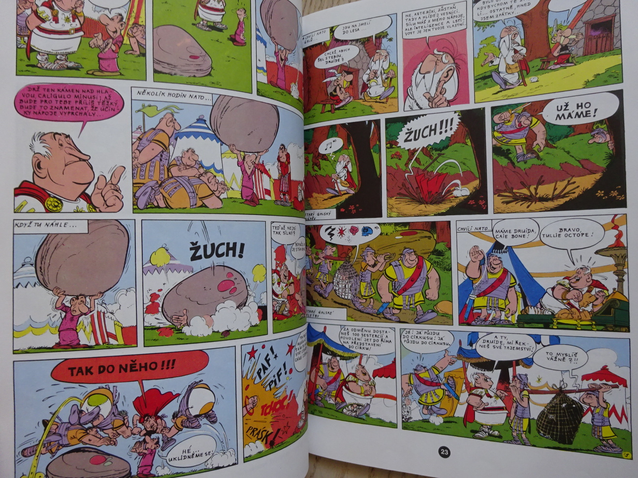 ASTERIX Z GALIE, ASTERIXOVA DOBRODRUŽSTVÍ I., KOMIKS, UDERZO