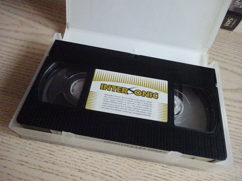 DĚDICTVÍ Z LAS VEGAS, VHS VIDEOKAZETA