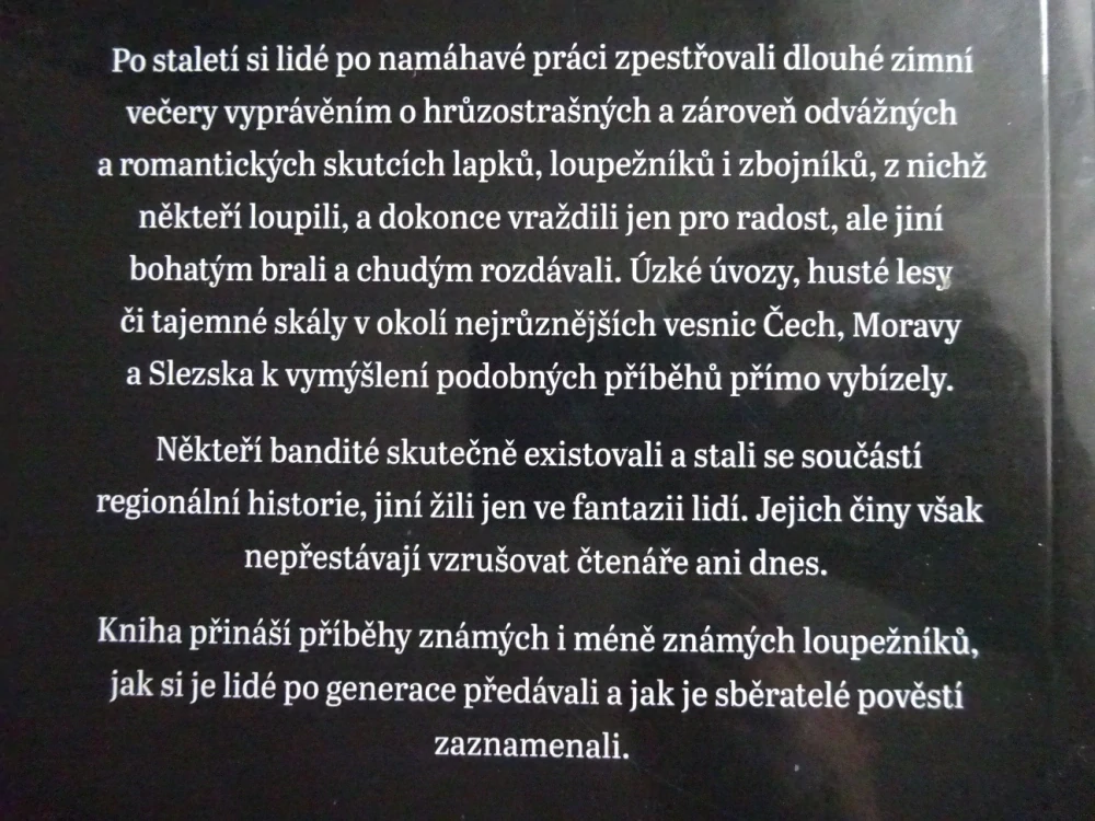MIMO ZÁKON, NAĎA MOYZESOVÁ, **an