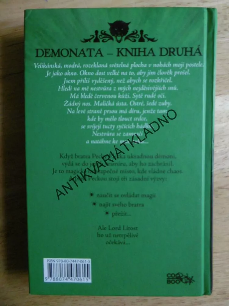 DÉMON A ZLODĚJ, DARREN SHAN, **an