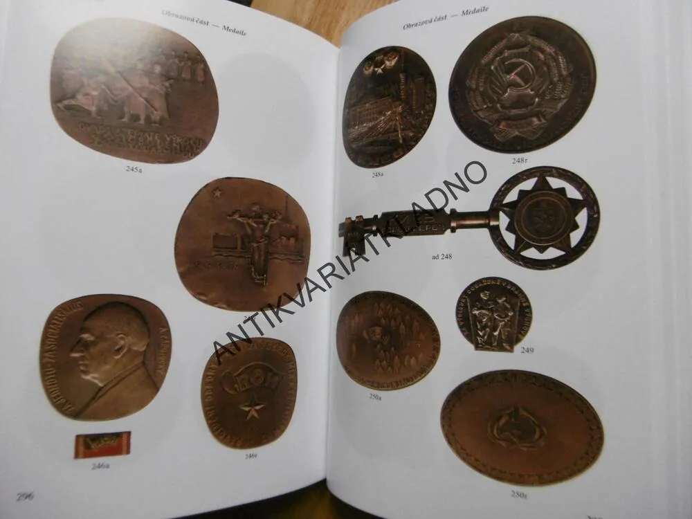 ŘÁDY, MEDAILE A VYZNAMENÁNÍ, FIALA, HRDLIČKA, P-A