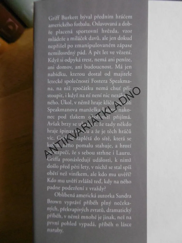 ŠPINAVÁ HRA, SANDRA BROWN, **an