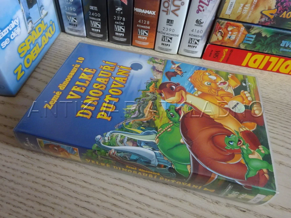 ZEMĚ DINOSAURŮ VELKÉ DINOSAUŘÍ PUTOVÁNÍ, VHS VIDEOKAZETA