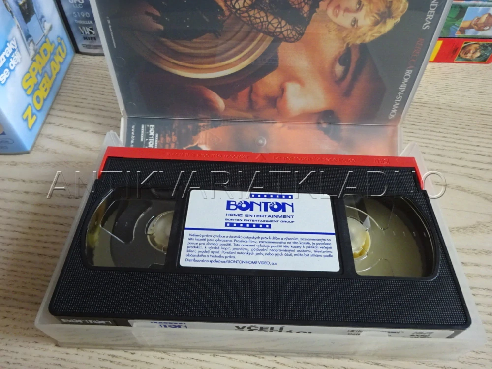 VČELÍ ZABIJÁCI, VHS