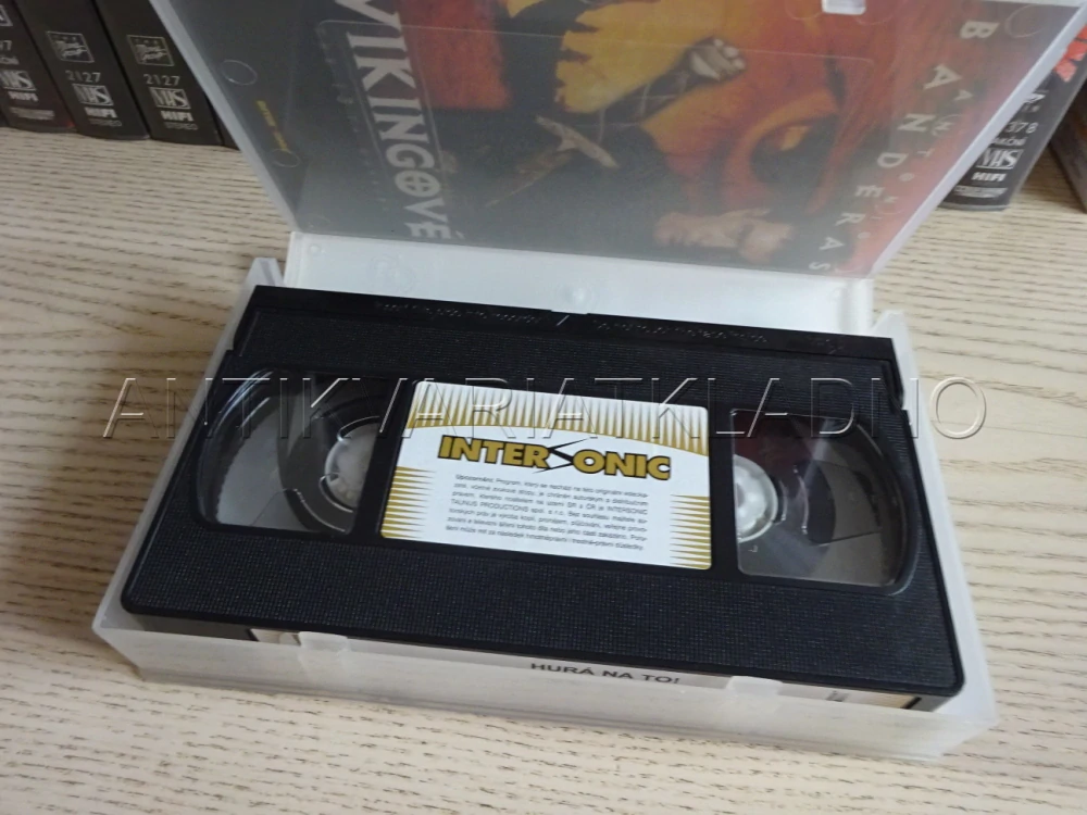 HURÁ NA TO!, VHS