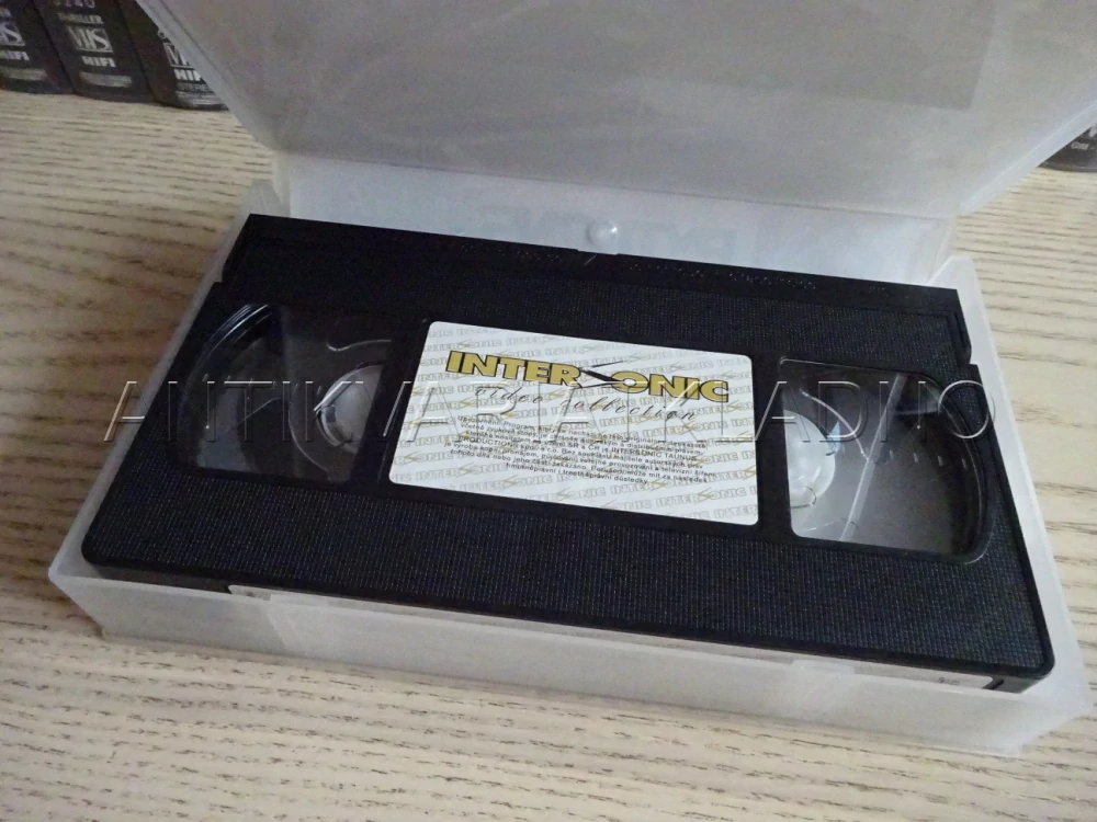 PYTHONS 2, VHS