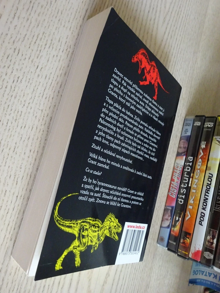 JURSKÝ PARK, MICHAEL CRICHTON, **an