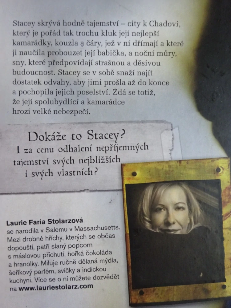 MODRÁ JE BARVA NOČNÍCH DĚSŮ, LAURIE FARIA STOLARZOVÁ, **an