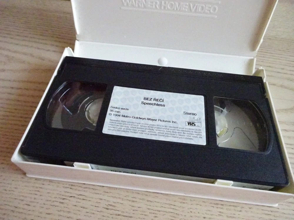 BEZ ŘEČÍ, M. KEATON, G. DAVIS, VHS VIDEOKAZETA