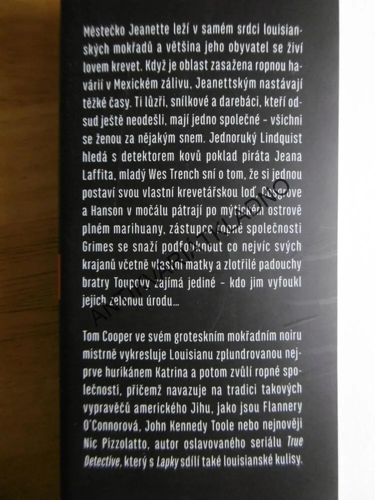LAPKOVÉ, TOM COOPER, **an