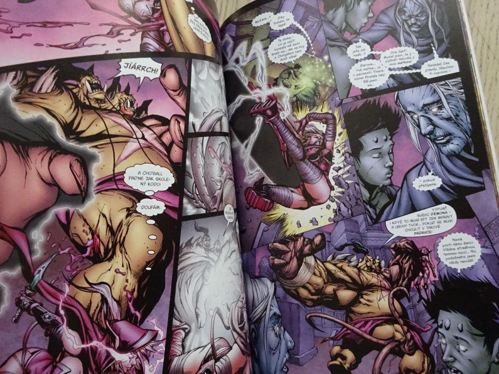 WORLD OF WARCRAFT, KNIHA TŘETÍ, KOMIKS CREW, **an