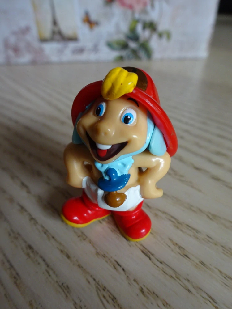 FIGURKA KINDER - BABY HASIČ