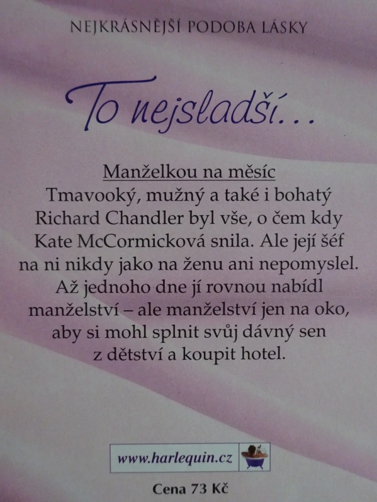 MANŽELKOU NA MĚSÍC, ROBIN WELLSOVÁ, **an