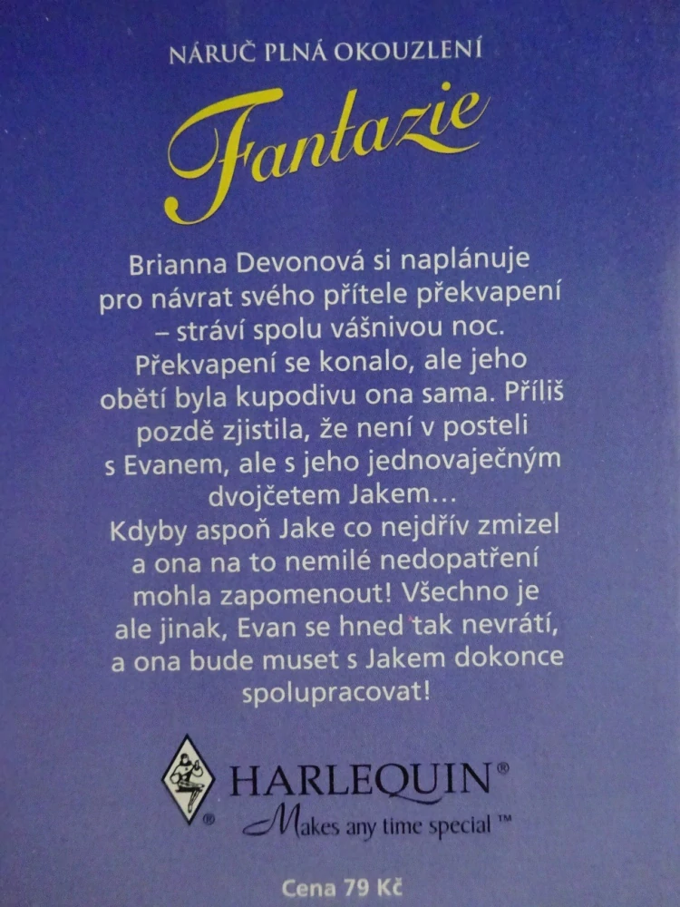 S DVOJČATY JSOU POTÍŽE, DONNA STERLINGOVÁ, **an