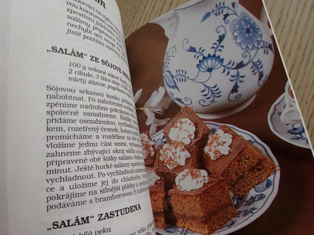 KUCHAŘKA - ŠVINDLUJEME V KUCHYNI, JARMILA MANDŽUKOVÁ, **an