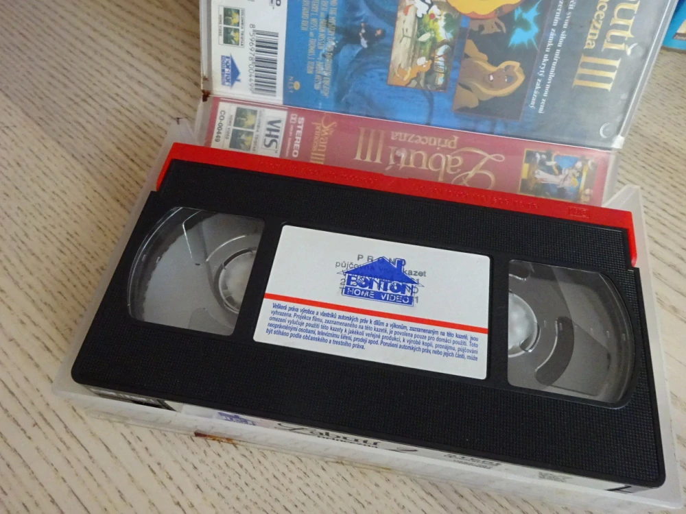 LABUTÍ PRINCEZNA 2: TAJEMSTVÍ HRADU, VHS VIDEOKAZETA