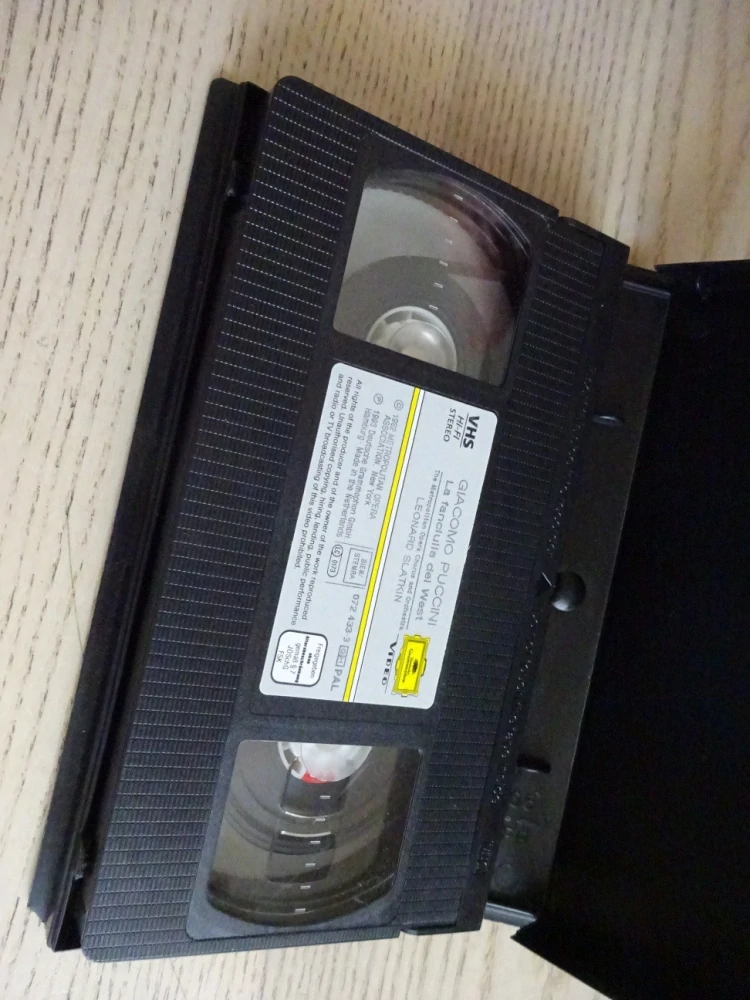 METROPOLITNÍ OPERA: DĚVČE ZE ZÁPADU, OPERA GIACOMO PUCCINI, VHS HUDBA