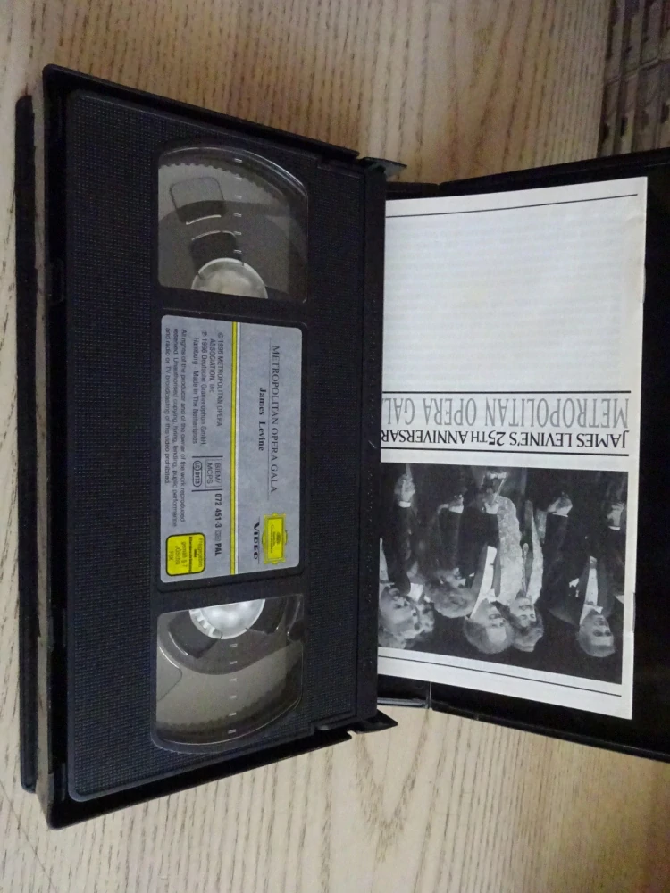 METROPOLITNÍ OPERA: JAMES LEVINE'S 25TH ANNIVERSARY GALA, OPERA, VHS HUDBA