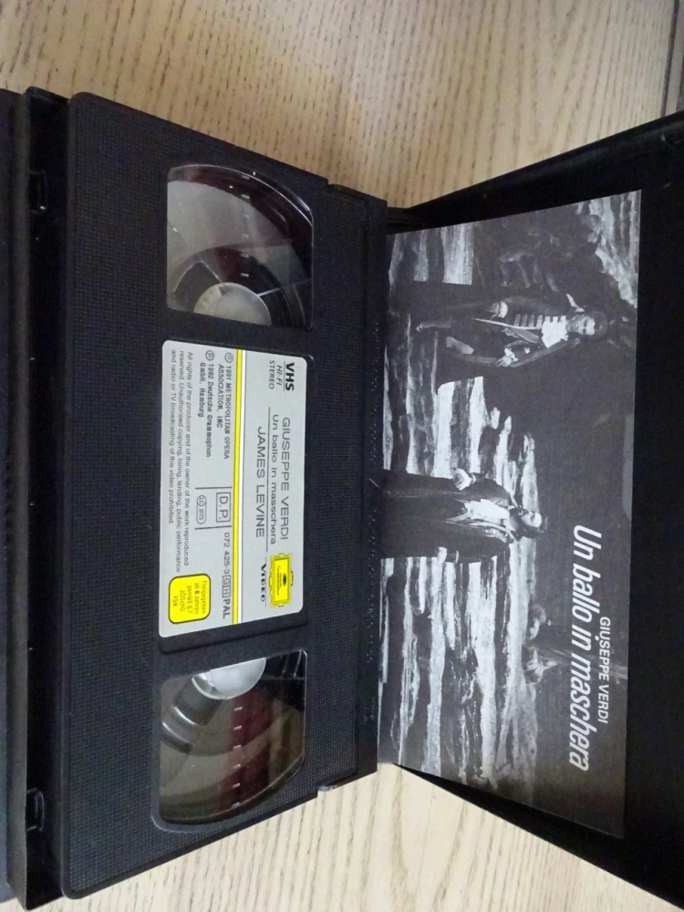 METROPOLITNÍ OPERA: MAŠKARNÍ PLES, OPERA GIUSEPPE VERDI, VHS HUDBA