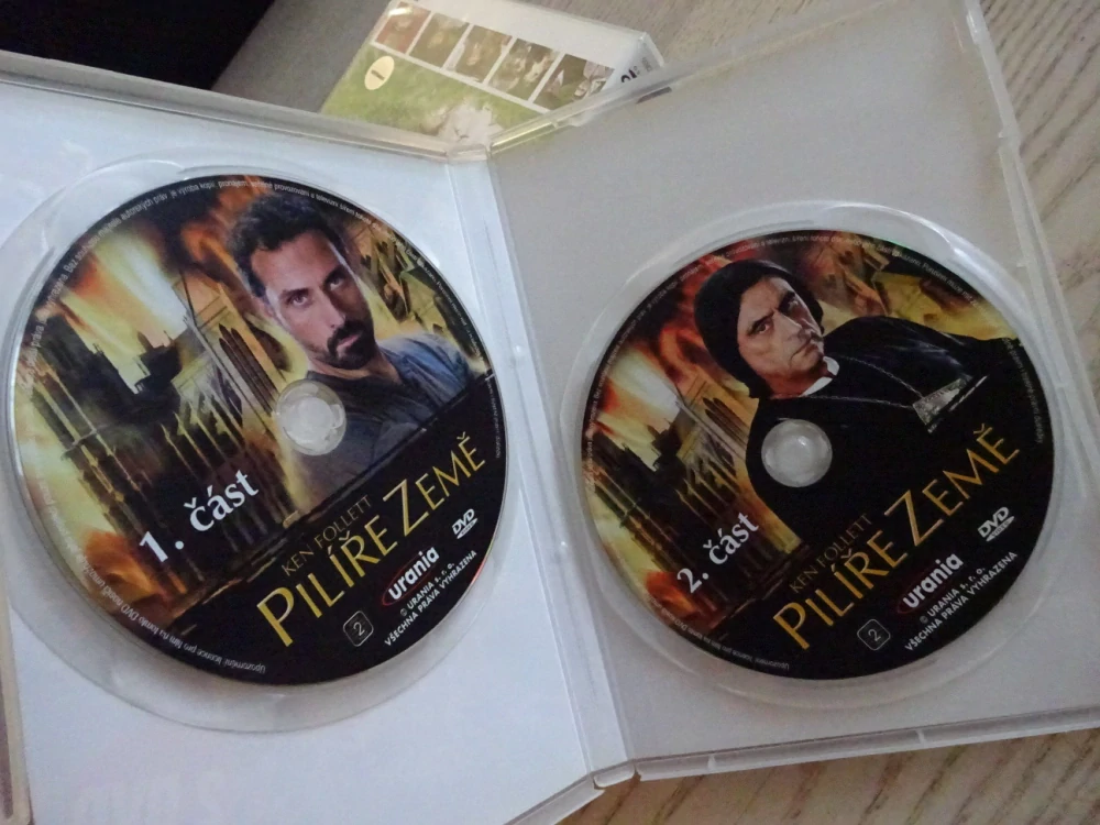 PILÍŘE ZEMĚ, 1.+2. ČÁST, DVD FILM