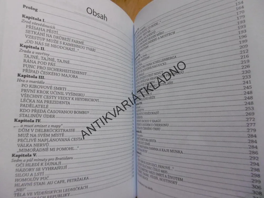 SLUŽEBNÍCI ZLA, ROMAN CÍLEK, POHLED DO ZÁKULISÍ NACISTICKÝCH TAJNÝCH SLUŽEB, **an