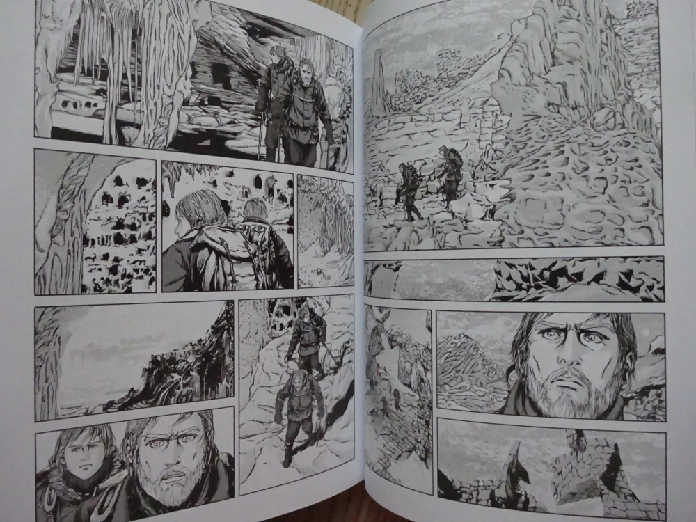 V HORÁCH ŠÍLENSTVÍ, KNIHA DRUHÁ, H. P. LOVERCRAFTA, MANGA KOMIKS, **an