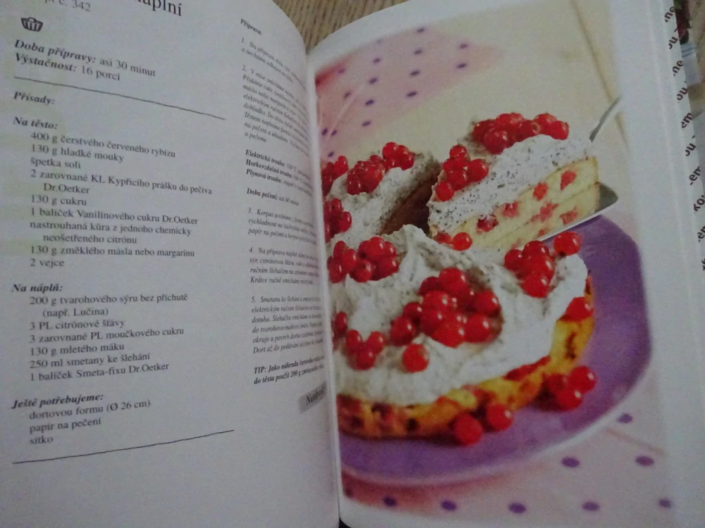 PEČEME S LÁSKOU 7, DR. OETKER, SLAVNOSTNÍ, NEPEČENÉ A BLESKOVÉ DORTY, **an