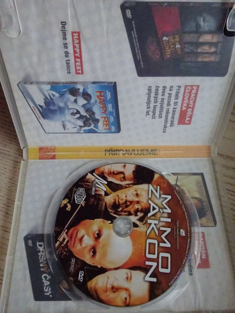MIMO ZÁKON, DVD FILM