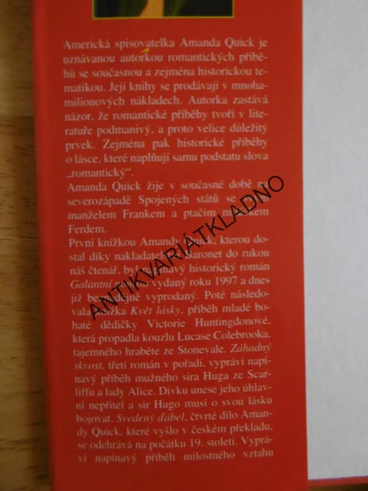 TOUHA, AMANDA QUICK,