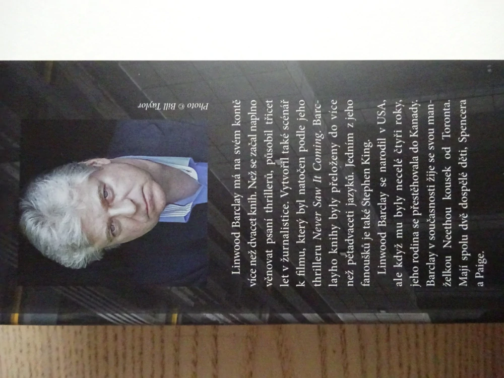 VÝTAH, LINWOOD BARCLAY, **an