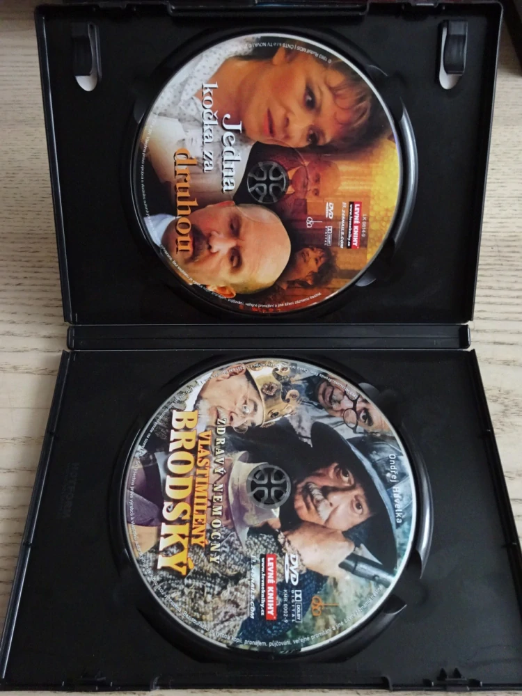 JEDNA KOČKA ZA DRUHOU, ZDRAVÝ NEMOCNÝ VLASTIMILENÝ BRODSKÝ, 2X DVD FILM ČR