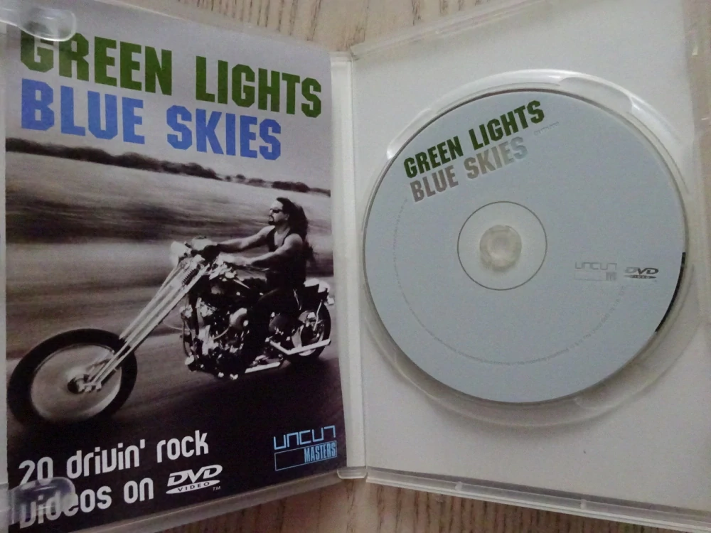GREEN LIGHTS, BLUE SKIES, DVD HUDBA